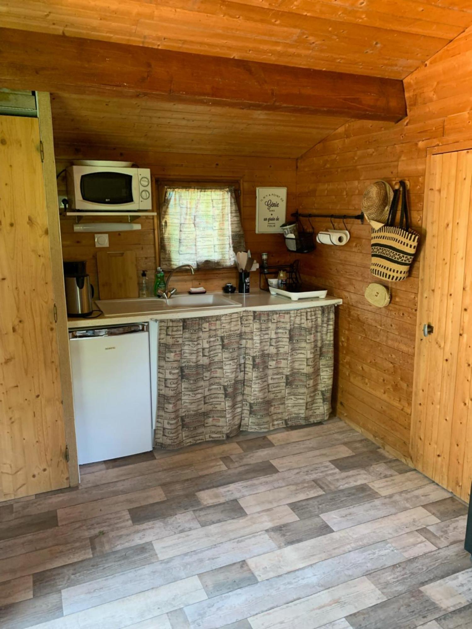 Les Petits Chalets De Dudu La Voulte-sur-Rhone Exteriör bild